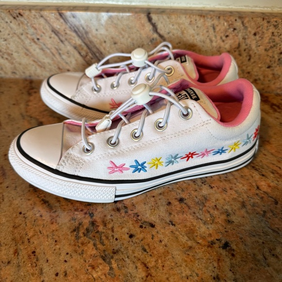 Converse Other - CONVERSE Size 3 Youth Girls White Embroidered Sneakers Shoes
